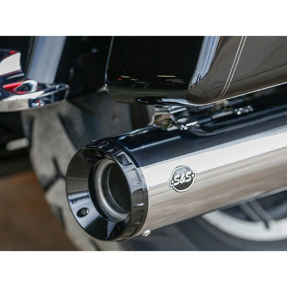 S&S CYCLE PERFORMANCE 4.5IN. GNX SLIP-ON MUFFLERS - CHROME WITH BLACK END CAPS. FITS TOURING 2017UP.