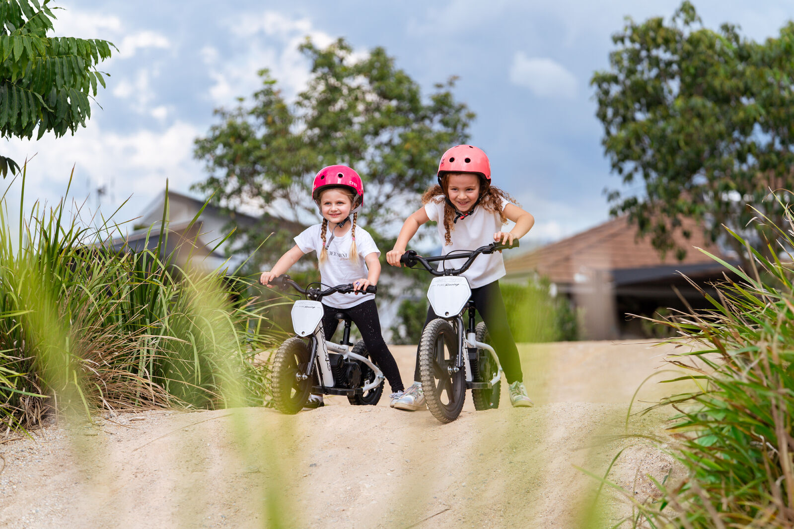 Azonic Pure 12 - 24V / 5.2Ah / 150W - White/Black