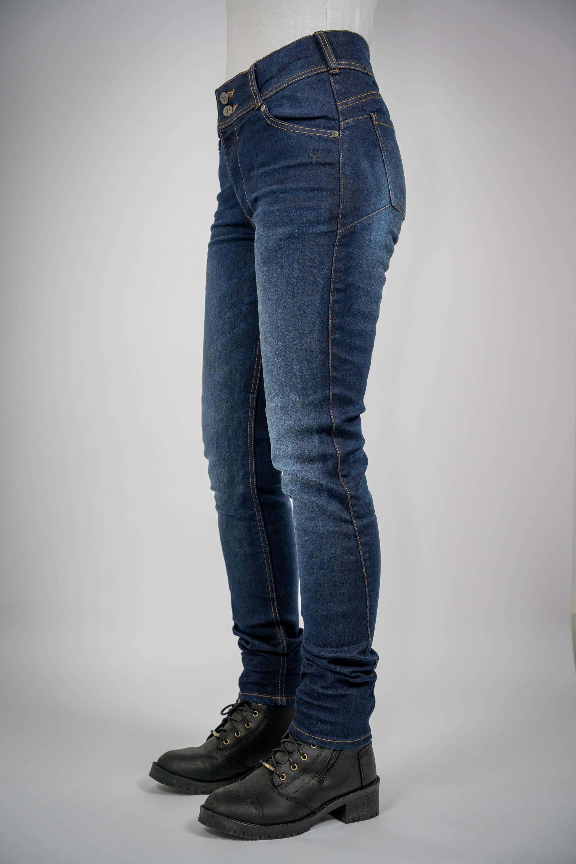 BULL-IT WOMENS 24 HARRIER (AA) SLIM/SHORT