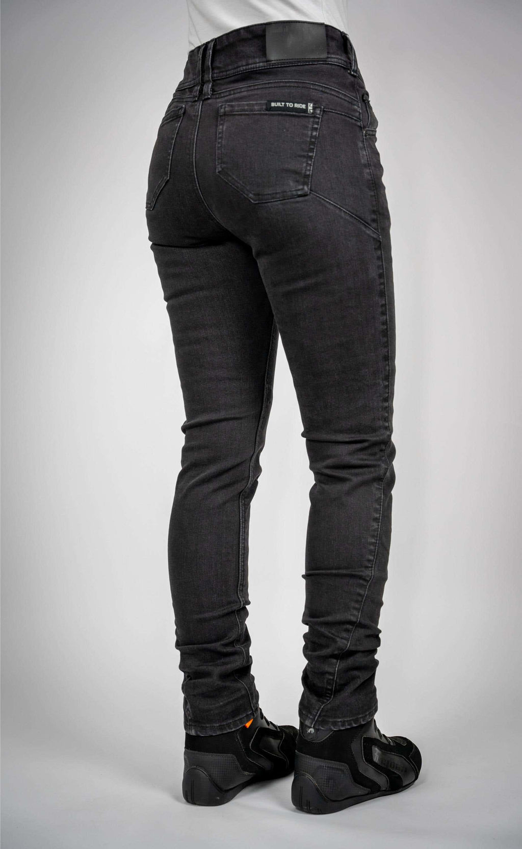 BULL-IT WOMENS 24 RAVEN (AA) STRAIGHT/SHORT