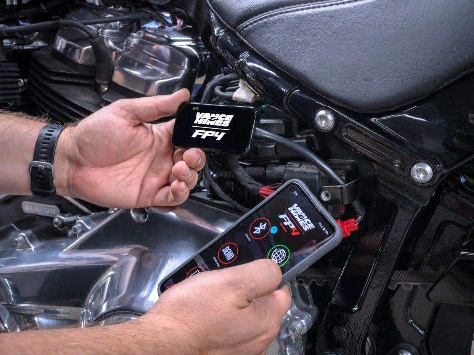 VANCE AND HINES FP4 HARLEY SOFTAIL / TOURING 21 -22 CONTROLLER