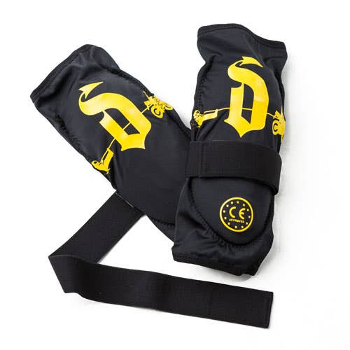 DRAGGIN JEANS KNEE GUARDS