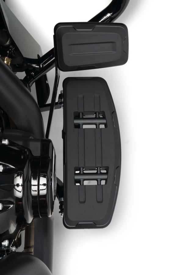 HARLEY-DAVIDSON SWITCHBACK COLLECTION- RIDER FOOTBOARDS - BLACK ANODIZED