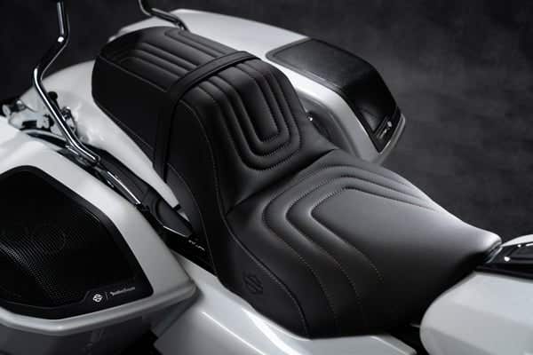HARLEY-DAVIDSON SWITCHBACK TOURING SEAT U STITCH