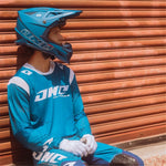 ONE INDUSTRIES X-297 HELM HORZN - COL/BLU (SM)
