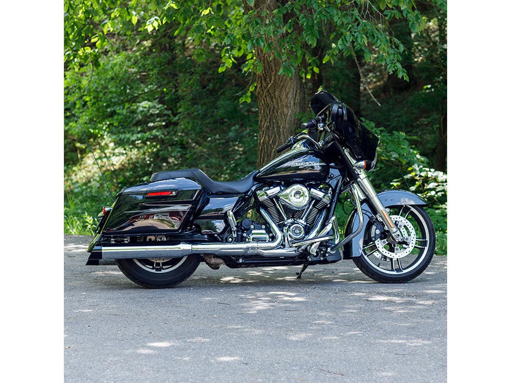 S&S CYCLE PERFORMANCE 4-1/2IN. MK45 SLIP-ON MUFFLERS - CHROME WITH BLACK CUTLASS END CAPS. FITS TOURING 2017UP.
