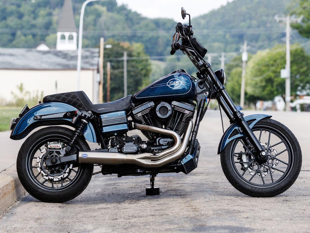 S&S CYCLE PERFORMANCE 2-INTO-1 QUALIFIER EXHAUST - STAINLESS STEEL WITH BLACK END CAP. FITS DYNA 2006-2017