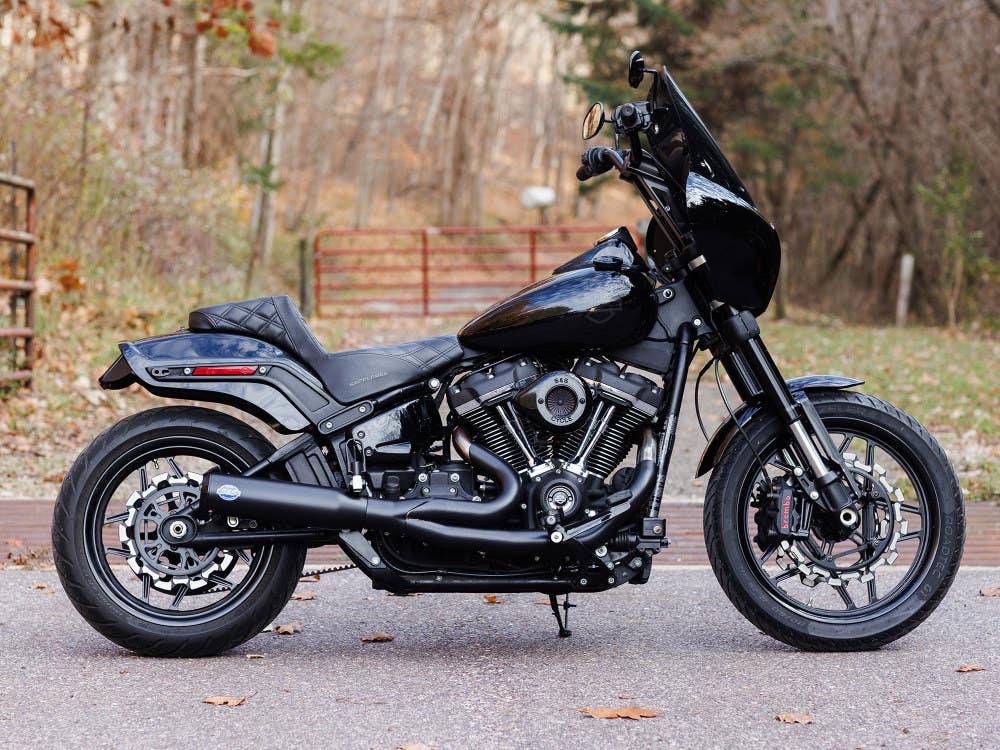 S&S CYCLE PERFORMANCE 2-INTO-1 QUALIFIER EXHAUST - BLACK WITH BLACK END CAP. FITS SOFTAIL 2018UP NON-240 REAR TYRE MODELS