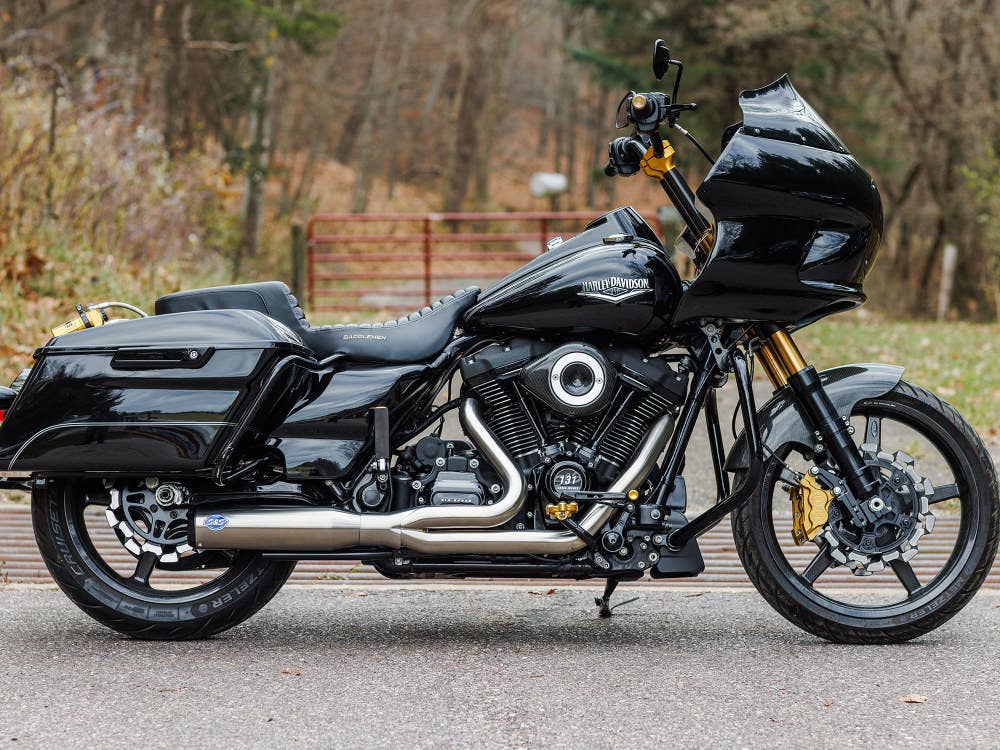 S&S CYCLE PERFORMANCE 2-INTO-1 QUALIFIER EXHAUST - STAINLESS STEEL WITH BLACK END CAP. FITS TOURING 2017UP