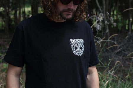 DIXXON QUALITY FLANNEL MENS SHORT SLEEVE TEE PARTY CREST