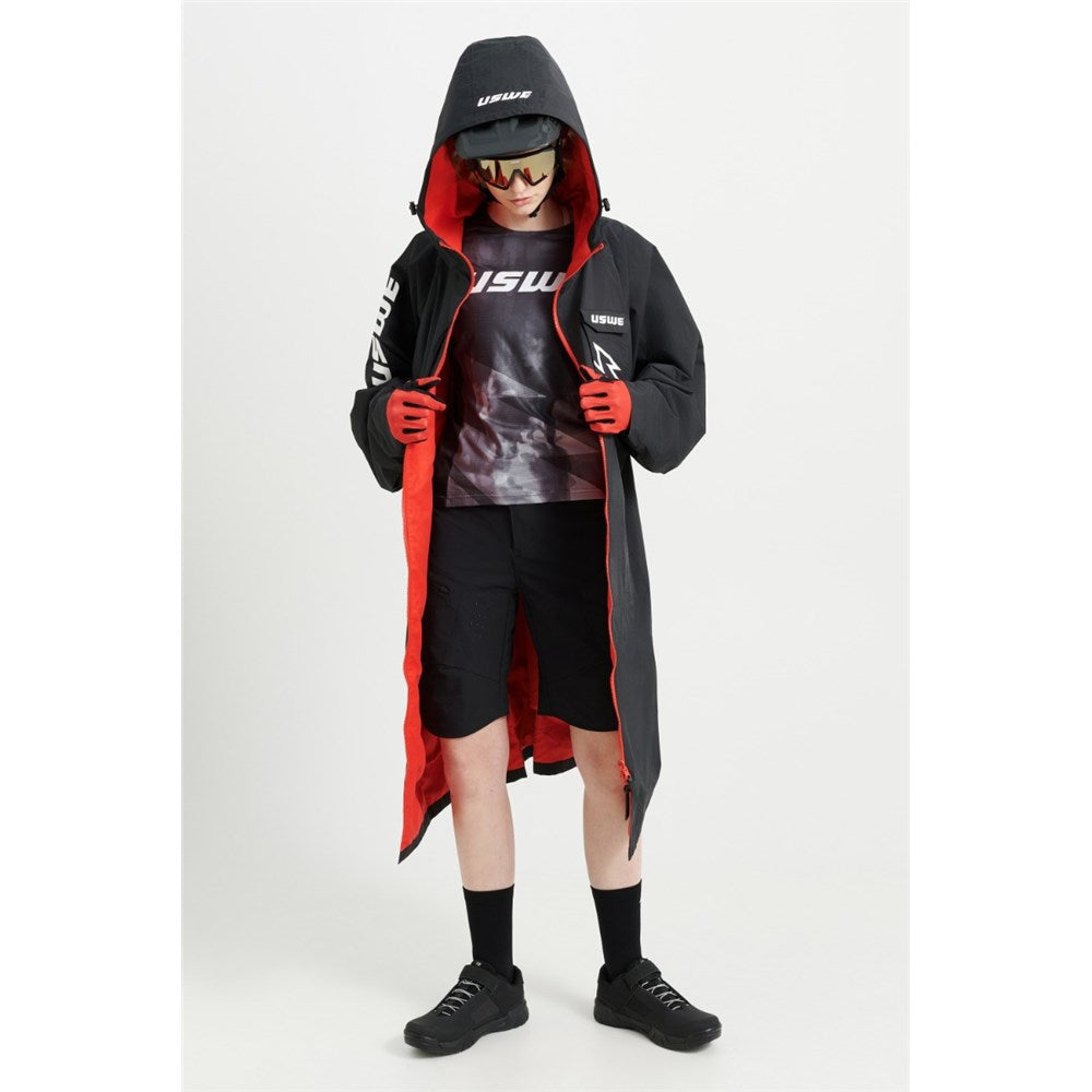 USWE WARM CHANGING ROBE BLK (L/XL) [SPC01]